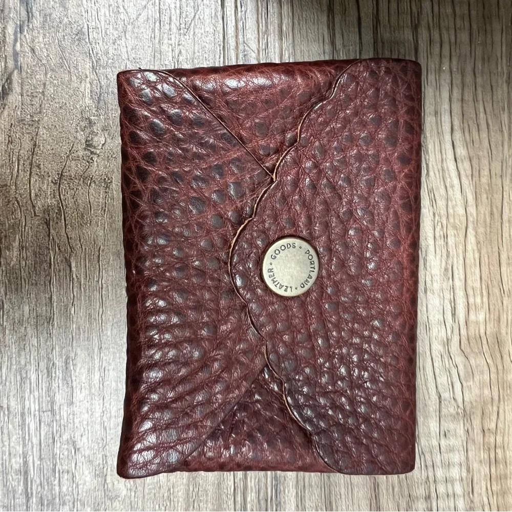 547 Portland Leather  Circle Crossbody Bag w/ mini envelope wallet - Picture 15 of 16